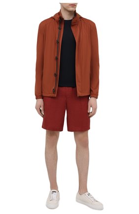 Мужские льняные шорты BRIONI бордового цвета по цене 66400 руб., арт. RPP10L/P6114/NEW SIDNEY | Фото 2 Мужские льняные шорты BRIONI бордового цвета, арт. RPP10L/P6114/NEW SIDNEY | Фото 2 (Материал внешний: Лен; Длина Шорты М: До колена; Принт: Без принта; Мужское Кросс-КТ: Шорты-одежда; Стили: Кэжуэл; Региональные ограничения белый список (Axapta Mercury): RU; Случай: Повседневный)