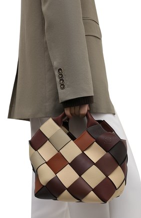 Женская сумка woven LOEWE коричневого цвета по цене 163500 руб., арт. A521T32X04 | Фото 2 Женская сумка woven LOEWE коричневого цвета, арт. A521T32X04 | Фото 2