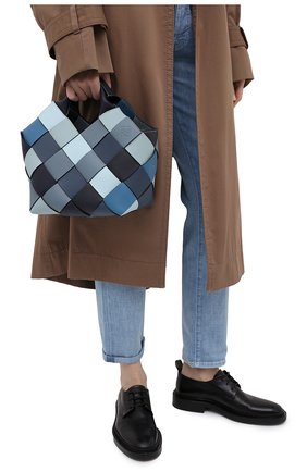 Женская сумка woven LOEWE синего цвета по цене 163500 руб., арт. A521T32X06 | Фото 2 Женская сумка woven LOEWE синего цвета, арт. A521T32X06 | Фото 2