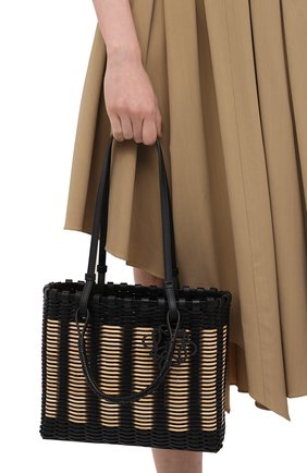Женский сумка-тоут LOEWE черного цвета по цене 180500 руб., арт. A657P28X01 | Фото 2 Женский сумка-тоут LOEWE черного цвета, арт. A657P28X01 | Фото 2 (Сумки-технические: Сумки-шопперы; Размер: medium; Материал: Натуральная кожа, Дерево)