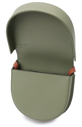 Женская сумка heel LOEWE зеленого цвета, арт. A894A01X02 | Фото 5 (Сумки-технические: Сумки через плечо; Материал: Натуральная кожа; Размер: mini; Ремень/цепочка: На ремешке)
