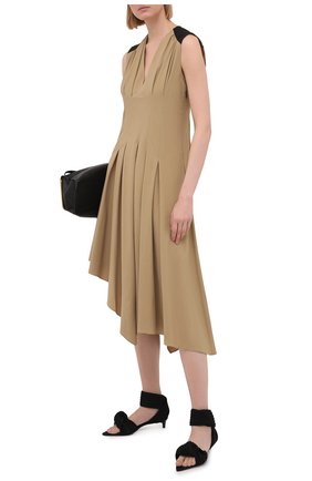 Женское платье из вискозы LOEWE бежевого цвета по цене 167000 руб., арт. S540Y09X93 | Фото 2 Женское платье из вискозы LOEWE бежевого цвета, арт. S540Y09X93 | Фото 2 (Стили: Романтичный; Длина Ж (юбки, платья, шорты): Миди; Материал внешний: Вискоза; Случай: Повседневный; Женское Кросс-КТ: Платье-одежда; Рукава: Без рукавов; Региональные ограничения белый список (Axapta Mercury): RU)