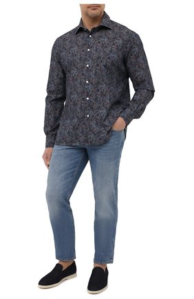 Мужская хлопковая рубашка KITON синего цвета по цене 94750 руб., арт. UMCNERCH0767303 | Фото 2 Мужская хлопковая рубашка KITON синего цвета, арт. UMCNERCH0767303 | Фото 2 (Стили: Кэжуэл; Случай: Повседневный; Длина (для топов): Стандартные; Рубашки М: Regular Fit; Рукава: Длинные; Материал внешний: Хлопок; Манжеты: На кнопках; Воротник: Акула; Big sizes: Big Sizes; Принт: С принтом; Региональные ограничения белый список (Axapta Mercury): RU)