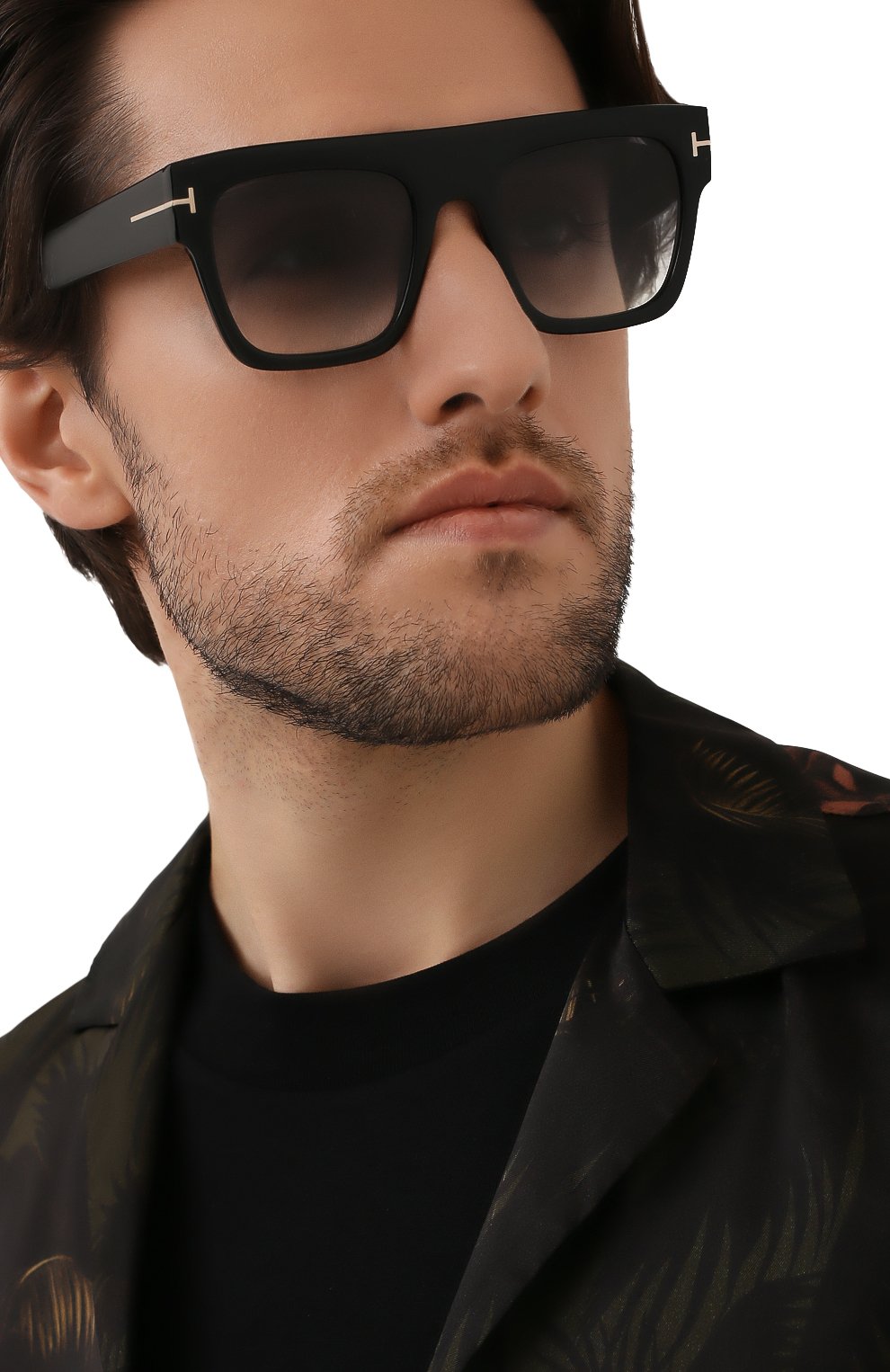 Женские солнцезащитные очки TOM FORD черного цвета по цене 25700 руб., арт. TF847 01B | Фото 3 Женские солнцезащитные очки TOM FORD черного цвета, арт. TF847 01B | Фото 3 (Тип очков: С/з; Очки форма: Маска, Прямоугольные; Оптика Гендер: оптика-унисекс)