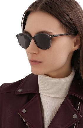Женские солнцезащитные очки RAY-BAN серого цвета по цене 11700 руб., арт. 2193-1314B1 | Фото 2 Женские солнцезащитные очки RAY-BAN серого цвета, арт. 2193-1314B1 | Фото 2