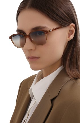 Женские солнцезащитные очки RAY-BAN светло-коричневого цвета по цене 12500 руб., арт. 2193-1328GD | Фото 2 Женские солнцезащитные очки RAY-BAN светло-коричневого цвета, арт. 2193-1328GD | Фото 2