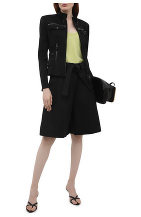 Женская хлопковая куртка TOM FORD черного цвета по цене 287000 руб., арт. CS1144-FAX809 | Фото 2 Женская хлопковая куртка TOM FORD черного цвета, арт. CS1144-FAX809 | Фото 2 (Материал внешний: Хлопок; Рукава: Длинные; Стили: Кэжуэл; Материал подклада: Шелк; Длина (верхняя одежда): Короткие)