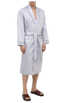 Мужской хлопковый халат ZIMMERLI светло-серого цвета по цене 27500 руб., арт. 4737-75141 | Фото 2 Мужской хлопковый халат ZIMMERLI светло-серого цвета, арт. 4737-75141 | Фото 2 (Рукава: Длинные; Материал внешний: Хлопок; Длина (верхняя одежда): Длинные; Кросс-КТ: домашняя одежда)