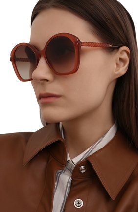 Женские солнцезащитные очки CHLOÉ розового цвета, арт. CH0003S | Фото 2 (Тип очков: С/з; Очки форма: Бабочка)