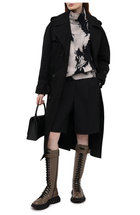 Женские кожаные сапоги ALEXANDER MCQUEEN хаки цвета по цене 107000 руб., арт. 595466/WHZ81 | Фото 2 Женские кожаные сапоги ALEXANDER MCQUEEN хаки цвета, арт. 595466/WHZ81 | Фото 2 (Материал внутренний: Натуральная кожа; Подошва: Платформа; Каблук тип: Устойчивый; Высота голенища: Средние; Каблук высота: Низкий)