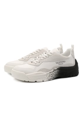 Мужские кожаные кроссовки gumboy VALENTINO белого цвета по цене 47950 руб., арт. VY0S0B17/CQB | Фото 1 Мужские кожаные кроссовки gumboy VALENTINO белого цвета, арт. VY0S0B17/CQB | Фото 1 (Материал внутренний: Текстиль; Подошва: Массивная; Стили: Гранж; Материал внешний: Кожа; Материал утеплителя: Без утеплителя)