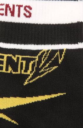 Женские хлопковые носки VETEMENTS черного цвета по цене 11250 руб., арт. UE51S0200B 1053/W | Фото 2 Женские хлопковые носки VETEMENTS черного цвета, арт. UE51S0200B 1053/W | Фото 2