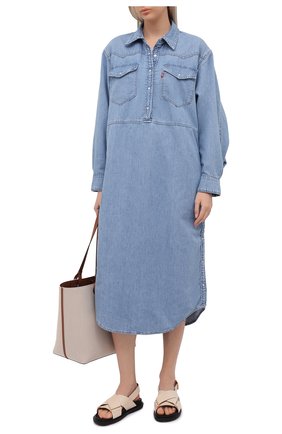 Женское джинсовое платье ganni x levi's GANNI голубого цвета по цене 36050 руб., арт. F6093 | Фото 2 Женское джинсовое платье ganni x levi's GANNI голубого цвета, арт. F6093 | Фото 2