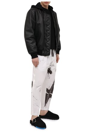 Мужские замшевые сабо OFF-WHITE черного цвета по цене 54400 руб., арт. 0MIC003S21LEA0011045 | Фото 2 Мужские замшевые сабо OFF-WHITE черного цвета, арт. 0MIC003S21LEA0011045 | Фото 2