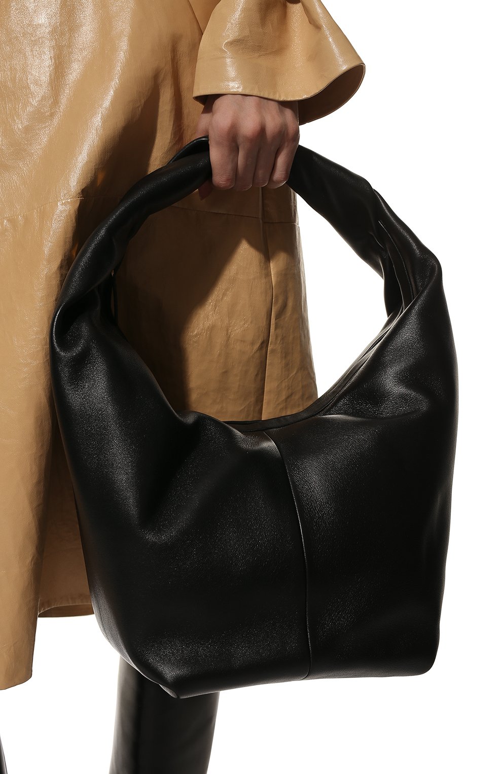 Женская сумка roman stud VALENTINO черного цвета, арт. VW0B0J14/BSF | Фото 2 (Сумки-технические: Сумки top-handle; Материал: Натуральная кожа; Размер: small)
