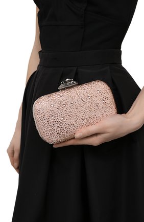 Женский клатч spider box ALEXANDER MCQUEEN светло-бежевого цвета по цене 199500 руб., арт. 583733/1YB99 | Фото 2 Женский клатч spider box ALEXANDER MCQUEEN светло-бежевого цвета, арт. 583733/1YB99 | Фото 2 (Размер: mini; Материал: Натуральная кожа; Ремень/цепочка: На ремешке; Женское Кросс-КТ: Клатч-клатчи, Вечерняя сумка; Случай: Вечерний)