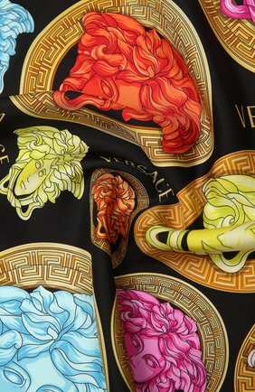 Женский шелковый платок VERSACE разноцветного цвета по цене 39950 руб., арт. IF09001/1F01333 | Фото 2 Женский шелковый платок VERSACE разноцветного цвета, арт. IF09001/1F01333 | Фото 2