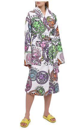 Женский хлопковый халат VERSACE разноцветного цвета по цене 59350 руб., арт. ZACP00008/ZC0SP129 | Фото 2 Женский хлопковый халат VERSACE разноцветного цвета, арт. ZACP00008/ZC0SP129 | Фото 2