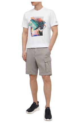 Мужские шорты из хлопка и льна Z ZEGNA светло-серого цвета по цене 31300 руб., арт. VW162/ZZ359 | Фото 2 Мужские шорты из хлопка и льна Z ZEGNA светло-серого цвета, арт. VW162/ZZ359 | Фото 2 (Материал внешний: Хлопок; Длина Шорты М: До колена; Принт: Без принта; Мужское Кросс-КТ: Шорты-одежда; Стили: Кэжуэл)