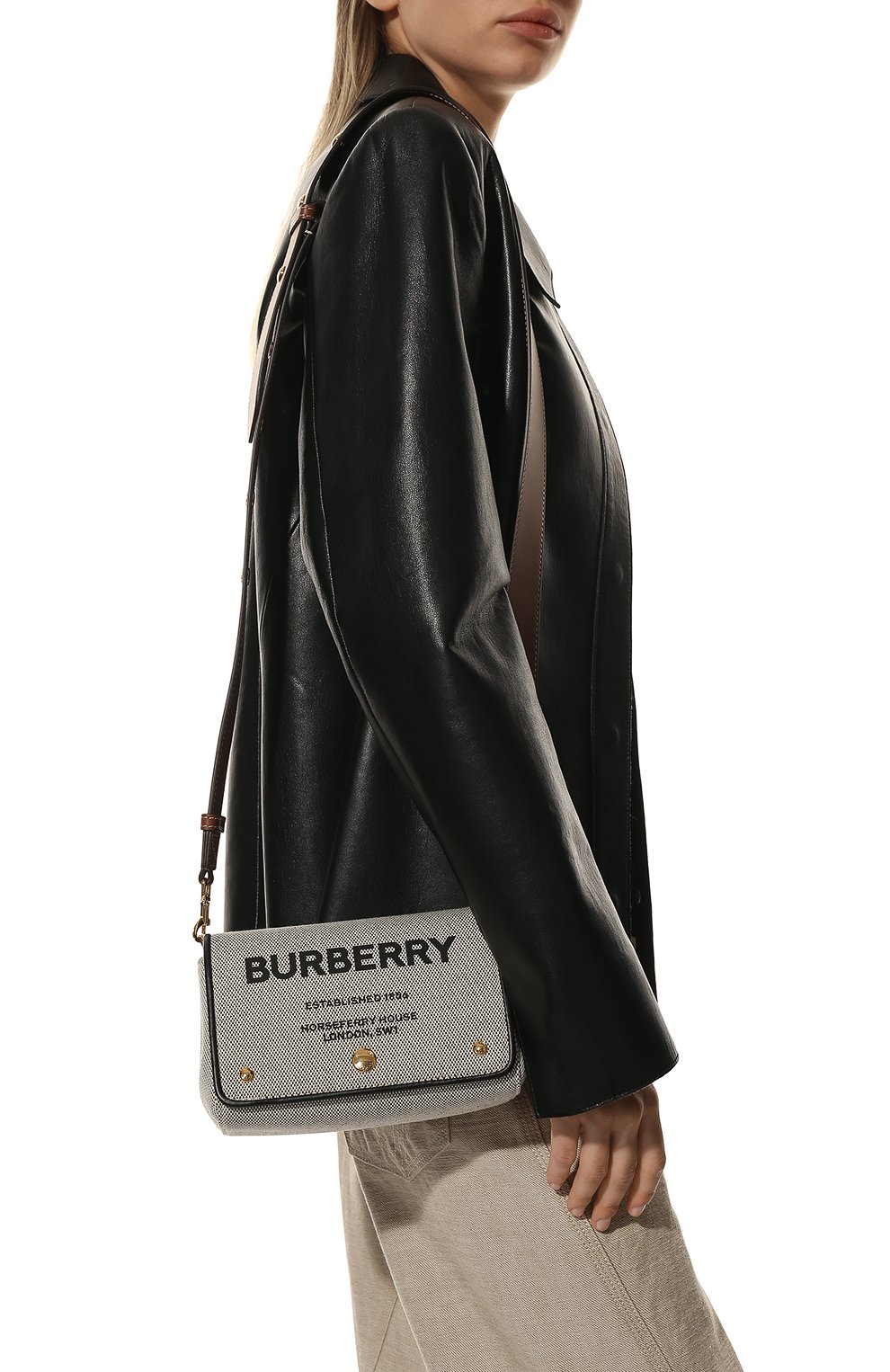 Женская сумка hackberry BURBERRY черно-белого цвета по цене 72500 руб., арт. 8039869 | Фото 2 Женская сумка hackberry BURBERRY черно-белого цвета, арт. 8039869 | Фото 2