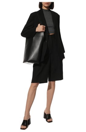 Женские хлопковые шорты-бермуды BURBERRY черного цвета по цене 56450 руб., арт. 8039287 | Фото 2 Женские хлопковые шорты-бермуды BURBERRY черного цвета, арт. 8039287 | Фото 2