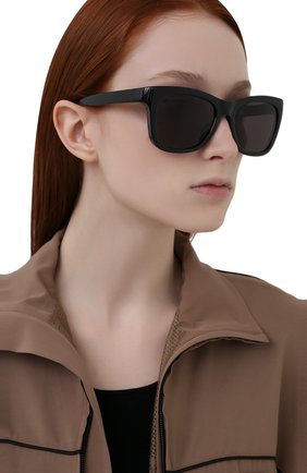 Женские солнцезащитные очки BALENCIAGA черного цвета по цене 23200 руб., арт. 658749/T0007 | Фото 2 Женские солнцезащитные очки BALENCIAGA черного цвета, арт. 658749/T0007 | Фото 2