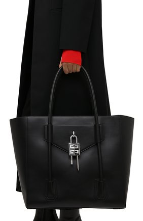 Женский сумка-шопер antigona soft GIVENCHY черного цвета по цене 171000 руб., арт. BB50H5B11E | Фото 2 Женский сумка-шопер antigona soft GIVENCHY черного цвета, арт. BB50H5B11E | Фото 2