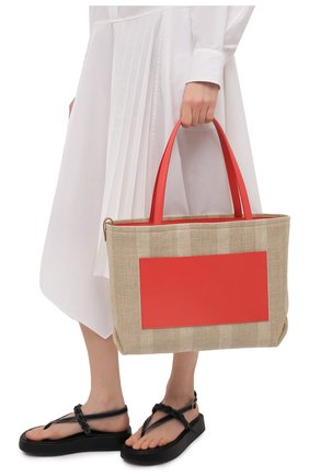 Женский сумка inside out medium LORO PIANA кораллового цвета по цене 165000 руб., арт. FAL6525 | Фото 2 Женский сумка inside out medium LORO PIANA кораллового цвета, арт. FAL6525 | Фото 2 (Сумки-технические: Сумки-шопперы; Ошибки технического описания: Нет ширины; Размер: medium; Материал: Текстиль)