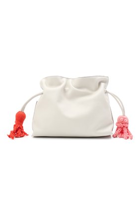 Женский клатч flamenco loewe x paula's ibiza LOEWE белого цвета по цене 152000 руб., арт. A411FC1X28 | Фото 1 Женский клатч flamenco loewe x paula's ibiza LOEWE белого цвета, арт. A411FC1X28 | Фото 1 (Размер: medium; Ремень/цепочка: На ремешке; Материал: Натуральная кожа; Женское Кросс-КТ: Клатч-клатчи)