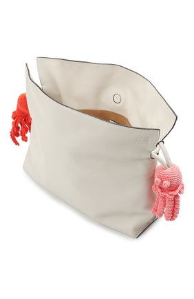 Женский клатч flamenco loewe x paula's ibiza LOEWE белого цвета по цене 168000 руб., арт. A411FC1X28 | Фото 4 Женский клатч flamenco loewe x paula's ibiza LOEWE белого цвета, арт. A411FC1X28 | Фото 4