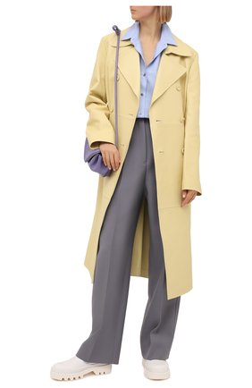 Женский кожаный плащ JIL SANDER желтого цвета по цене 587000 руб., арт. JSWS651076-WSL01010 | Фото 2 Женский кожаный плащ JIL SANDER желтого цвета, арт. JSWS651076-WSL01010 | Фото 2