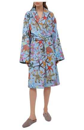 Женский хлопковый халат VERSACE голубого цвета по цене 65050 руб., арт. ZACJ00060/ZC0SP130 | Фото 2 Женский хлопковый халат VERSACE голубого цвета, арт. ZACJ00060/ZC0SP130 | Фото 2