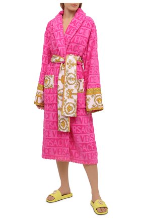 Женский хлопковый халат VERSACE фуксия цвета по цене 44600 руб., арт. ZACJ00008/ZC0SP052 | Фото 2 Женский хлопковый халат VERSACE фуксия цвета, арт. ZACJ00008/ZC0SP052 | Фото 2