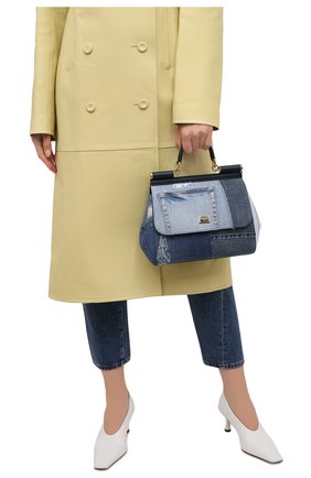 Женская сумка sicily medium DOLCE & GABBANA синего цвета по цене 143500 руб., арт. BB6002/A0621 | Фото 2 Женская сумка sicily medium DOLCE & GABBANA синего цвета, арт. BB6002/A0621 | Фото 2 (Материал: Текстиль, Натуральная кожа; Ремень/цепочка: На ремешке; Сумки-технические: Сумки top-handle, Сумки через плечо; Размер: medium)