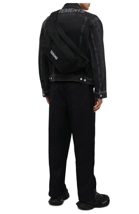 Мужская текстильная поясная сумка oversized xxl BALENCIAGA черного цвета по цене 67350 руб., арт. 656062/2JMRX | Фото 2 Мужская текстильная поясная сумка oversized xxl BALENCIAGA черного цвета, арт. 656062/2JMRX | Фото 2 (Материал: Текстиль; Размер: large)