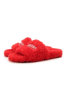 Женские текстильные шлепанцы furry BALENCIAGA красного цвета по цене 45550 руб., арт. 654261/W2D01 | Фото 1 Женские текстильные шлепанцы furry BALENCIAGA красного цвета, арт. 654261/W2D01 | Фото 1