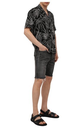 Мужские джинсовые шорты SAINT LAURENT темно-серого цвета по цене 56700 руб., арт. 638547/Y07KB | Фото 2 Мужские джинсовые шорты SAINT LAURENT темно-серого цвета, арт. 638547/Y07KB | Фото 2 (Длина Шорты М: До колена; Кросс-КТ: Деним; Принт: Без принта; Материал внешний: Хлопок, Деним; Стили: Гранж)