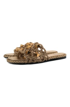 Женские кожаные шлепанцы rockstud VALENTINO золотого цвета по цене 79950 руб., арт. VW0S0BP8/HZF | Фото 1 Женские кожаные шлепанцы rockstud VALENTINO золотого цвета, арт. VW0S0BP8/HZF | Фото 1 (Материал внутренний: Натуральная кожа; Каблук высота: Низкий; Подошва: Платформа)