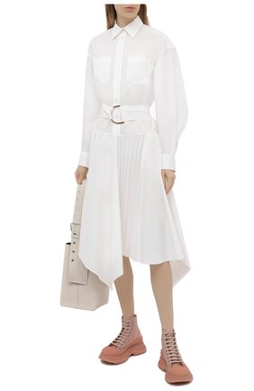 Женские текстильные ботинки tread slick ALEXANDER MCQUEEN светло-розового цвета по цене 83800 руб., арт. 658082/W4Q31 | Фото 2 Женские текстильные ботинки tread slick ALEXANDER MCQUEEN светло-розового цвета, арт. 658082/W4Q31 | Фото 2 (Материал внешний: Текстиль; Материал внутренний: Натуральная кожа; Подошва: Платформа; Каблук высота: Низкий; Женское Кросс-КТ: Хайкеры-ботинки; Материал утеплителя: Без утеплителя; Длина стельки: 26)