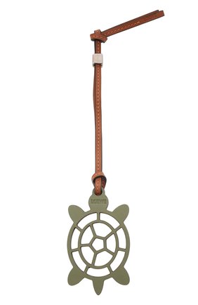 Женский брелок turtle loewe x paula's ibiza LOEWE зеленого цвета по цене 19200 руб., арт. C621232X59 | Фото 1 Женский брелок turtle loewe x paula's ibiza LOEWE зеленого цвета, арт. C621232X59 | Фото 1 (Материал: Кожа)