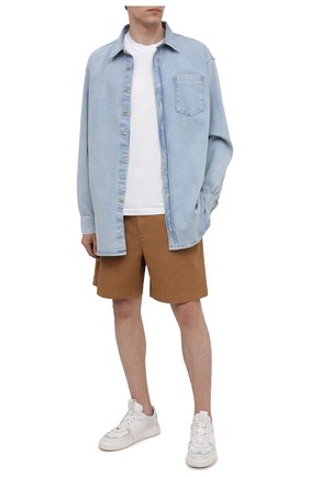 Мужские хлопковые шорты ACNE STUDIOS бежевого цвета по цене 21050 руб., арт. BE0065 | Фото 2 Мужские хлопковые шорты ACNE STUDIOS бежевого цвета, арт. BE0065 | Фото 2