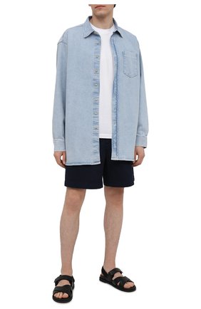 Мужские хлопковые шорты ACNE STUDIOS синего цвета по цене 21050 руб., арт. BE0065 | Фото 2 Мужские хлопковые шорты ACNE STUDIOS синего цвета, арт. BE0065 | Фото 2