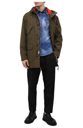 Мужская джинсовая рубашка DSQUARED2 темно-синего цвета по цене 49300 руб., арт. S71DM0460/S30341 | Фото 2 Мужская джинсовая рубашка DSQUARED2 темно-синего цвета, арт. S71DM0460/S30341 | Фото 2 (Случай: Повседневный; Воротник: Кент; Стили: Гранж; Манжеты: На кнопках; Рукава: Длинные; Кросс-КТ: Деним; Материал внешний: Хлопок, Деним; Длина (для топов): Стандартные; Принт: С принтом)