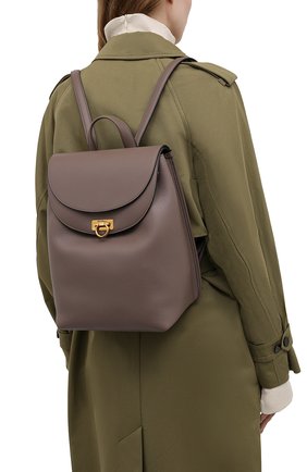 Женский рюкзак SALVATORE FERRAGAMO светло-коричневого цвета по цене 125000 руб., арт. Z-0741418 | Фото 2 Женский рюкзак SALVATORE FERRAGAMO светло-коричневого цвета, арт. Z-0741418 | Фото 2