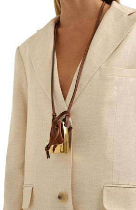 Женская кулон на шнурке balloon LOEWE коричневого цвета по цене 55750 руб., арт. J710E19X01 | Фото 2 Женская кулон на шнурке balloon LOEWE коричневого цвета, арт. J710E19X01 | Фото 2