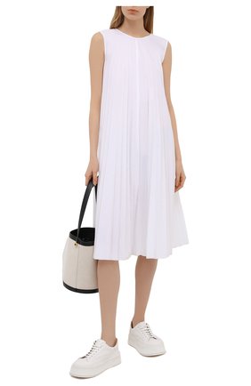 Женское платье REDVALENTINO белого цвета по цене 78550 руб., арт. VR0VAZ90/LUN | Фото 2 Женское платье REDVALENTINO белого цвета, арт. VR0VAZ90/LUN | Фото 2