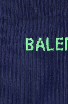 Мужские хлопковые носки BALENCIAGA синего цвета по цене 9355 руб., арт. 540633/472B4 | Фото 2 Мужские хлопковые носки BALENCIAGA синего цвета, арт. 540633/472B4 | Фото 2 (Материал внешний: Хлопок; Кросс-КТ: бельё)