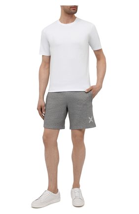 Мужские хлопковые шорты kenzo sport KENZO серого цвета по цене 17300 руб., арт. FA65PA7204MS | Фото 2 Мужские хлопковые шорты kenzo sport KENZO серого цвета, арт. FA65PA7204MS | Фото 2 (Длина Шорты М: До колена; Материал внешний: Хлопок; Принт: Без принта; Кросс-КТ: Трикотаж)