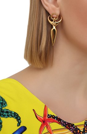 Женские серьги feminities CHLOÉ золотого цвета по цене 25800 руб., арт. CHC19UFE92CB7 | Фото 2 Женские серьги feminities CHLOÉ золотого цвета, арт. CHC19UFE92CB7 | Фото 2