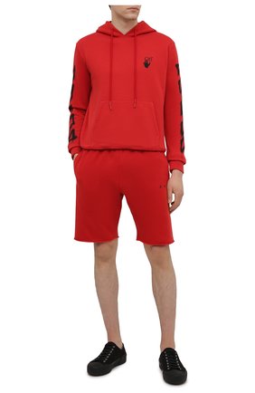 Мужской хлопковое худи OFF-WHITE красного цвета по цене 42600 руб., арт. 0MBB034S21FLE004 | Фото 2 Мужской хлопковое худи OFF-WHITE красного цвета, арт. 0MBB034S21FLE004 | Фото 2 (Стили: Гранж, Спорт-шик; Рукава: Длинные; Длина (для топов): Стандартные; Мужское Кросс-КТ: Худи-одежда; Материал внешний: Хлопок; Принт: С принтом)